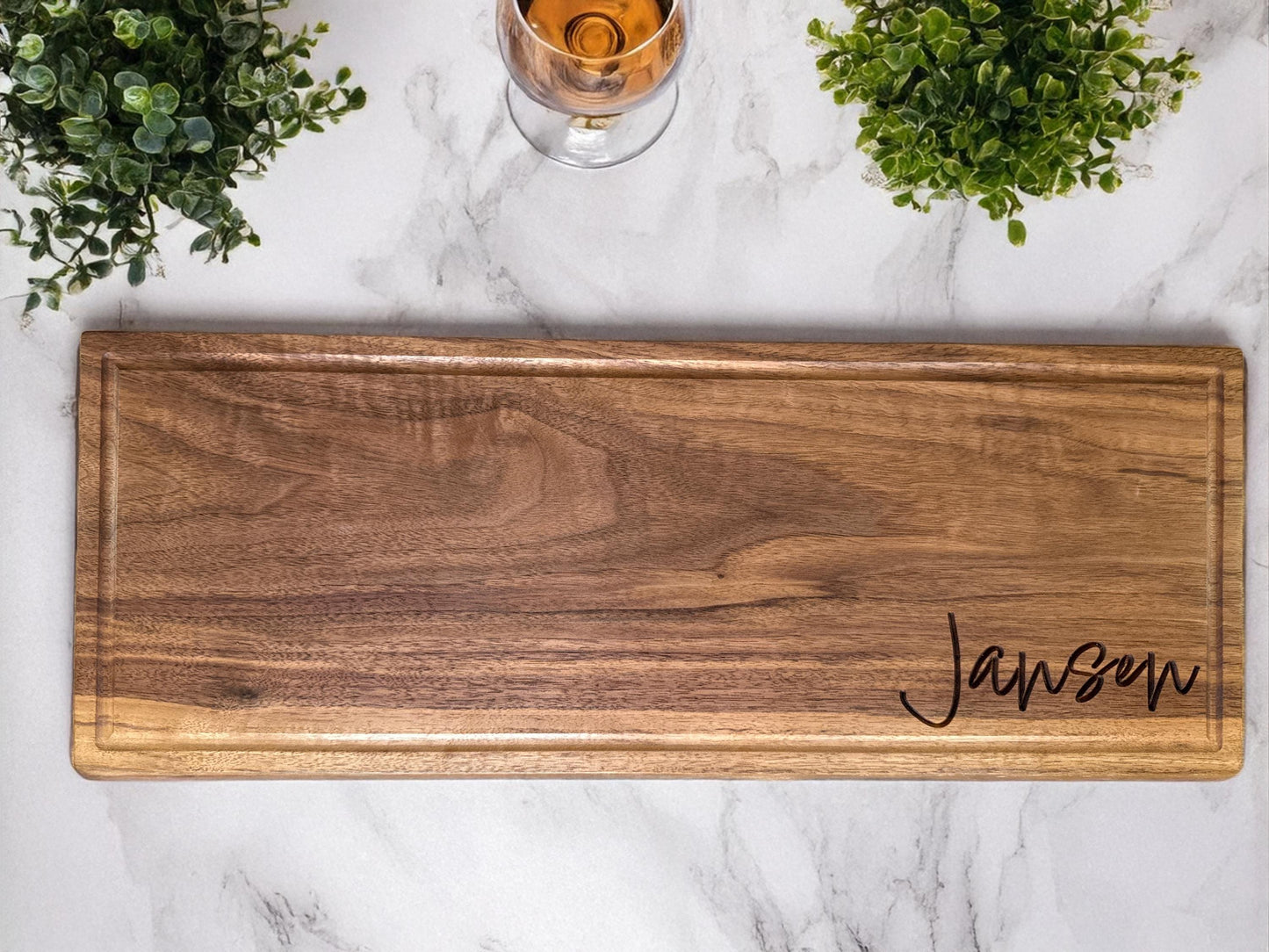 Walnut Juice Groove Cutting Board: Personalized Kitchen Decor