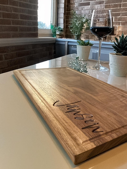 Walnut Juice Groove Cutting Board: Personalized Kitchen Decor